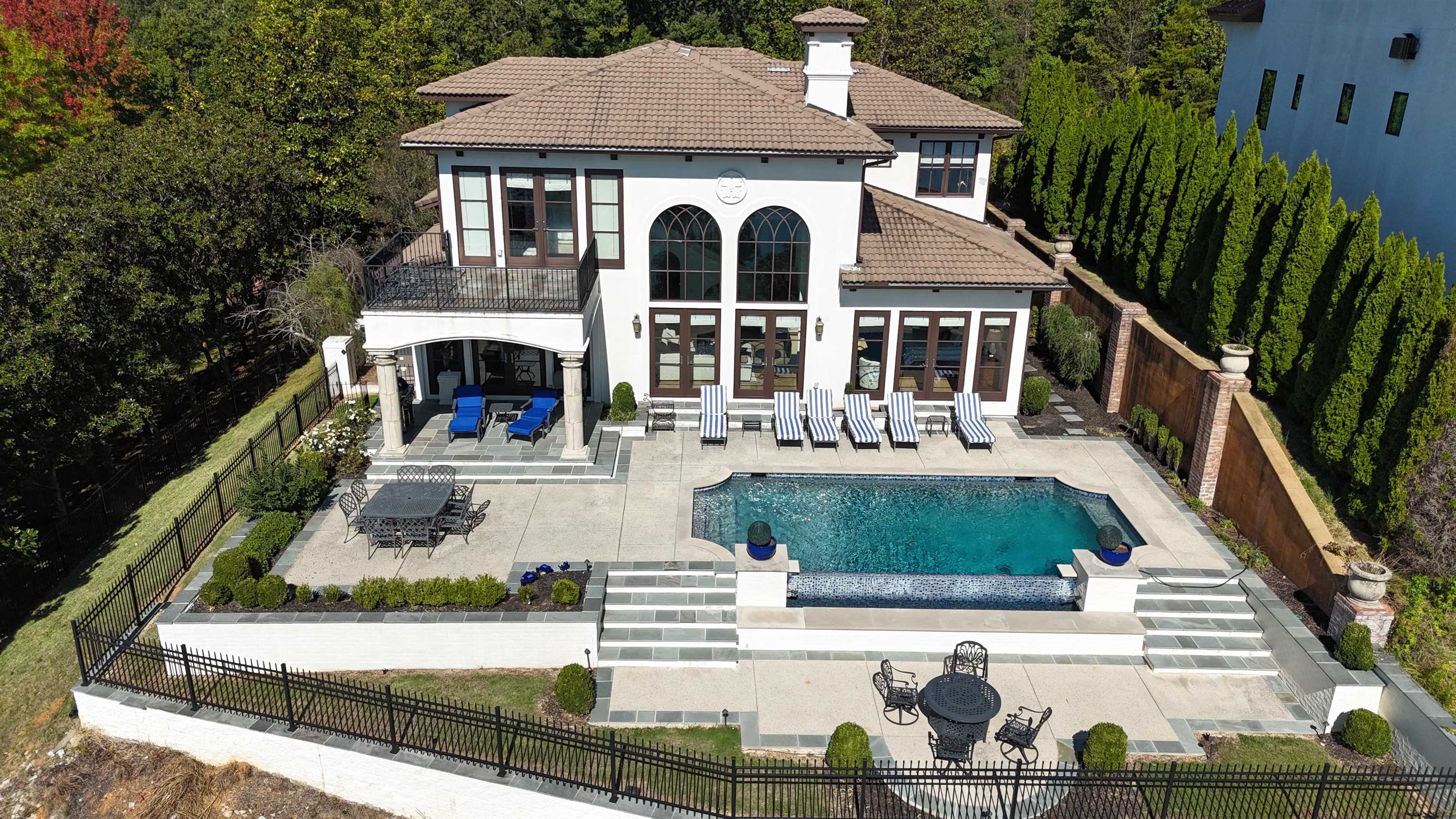 215 WESTSHORE RIDGE DR