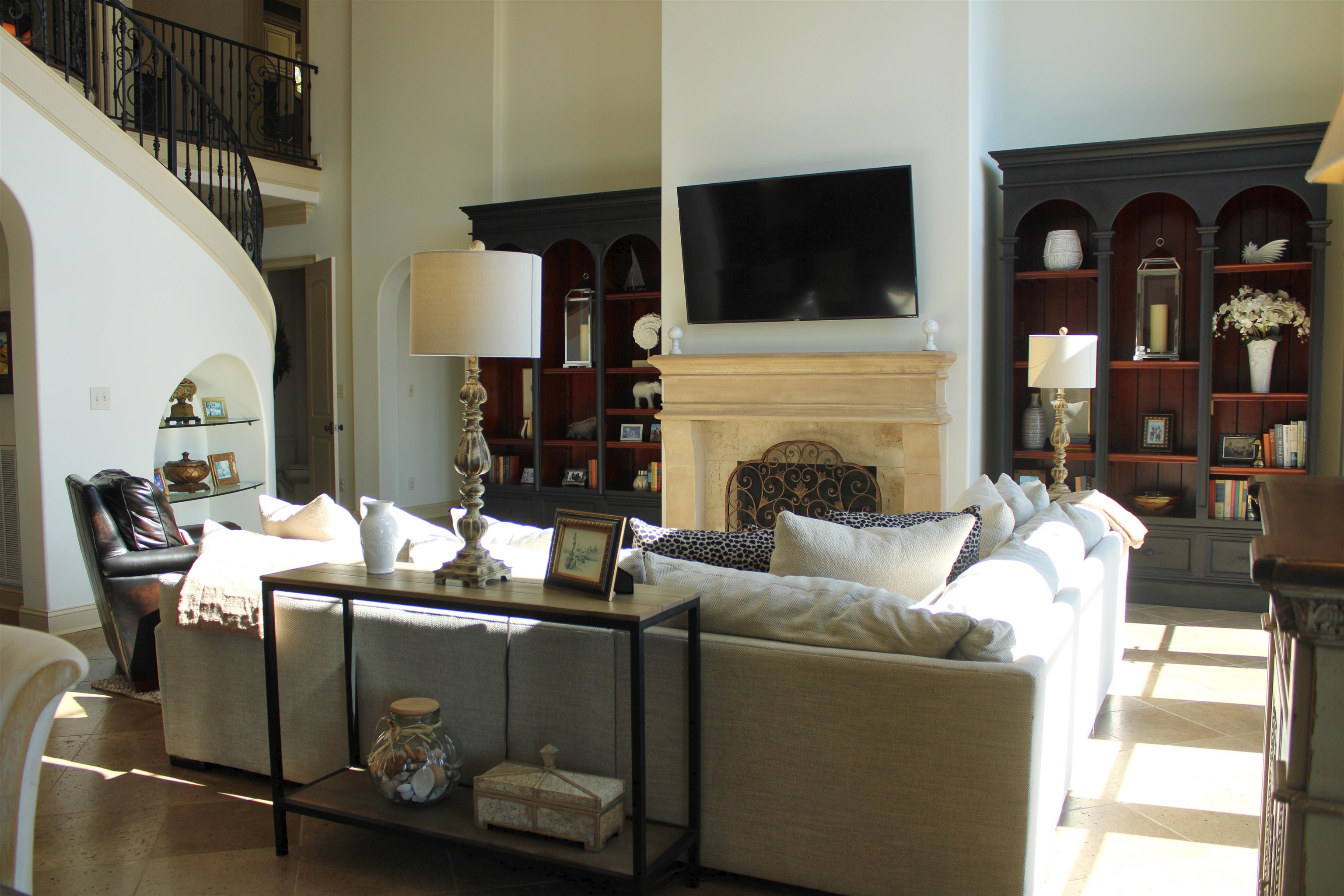 215 WESTSHORE RIDGE DR