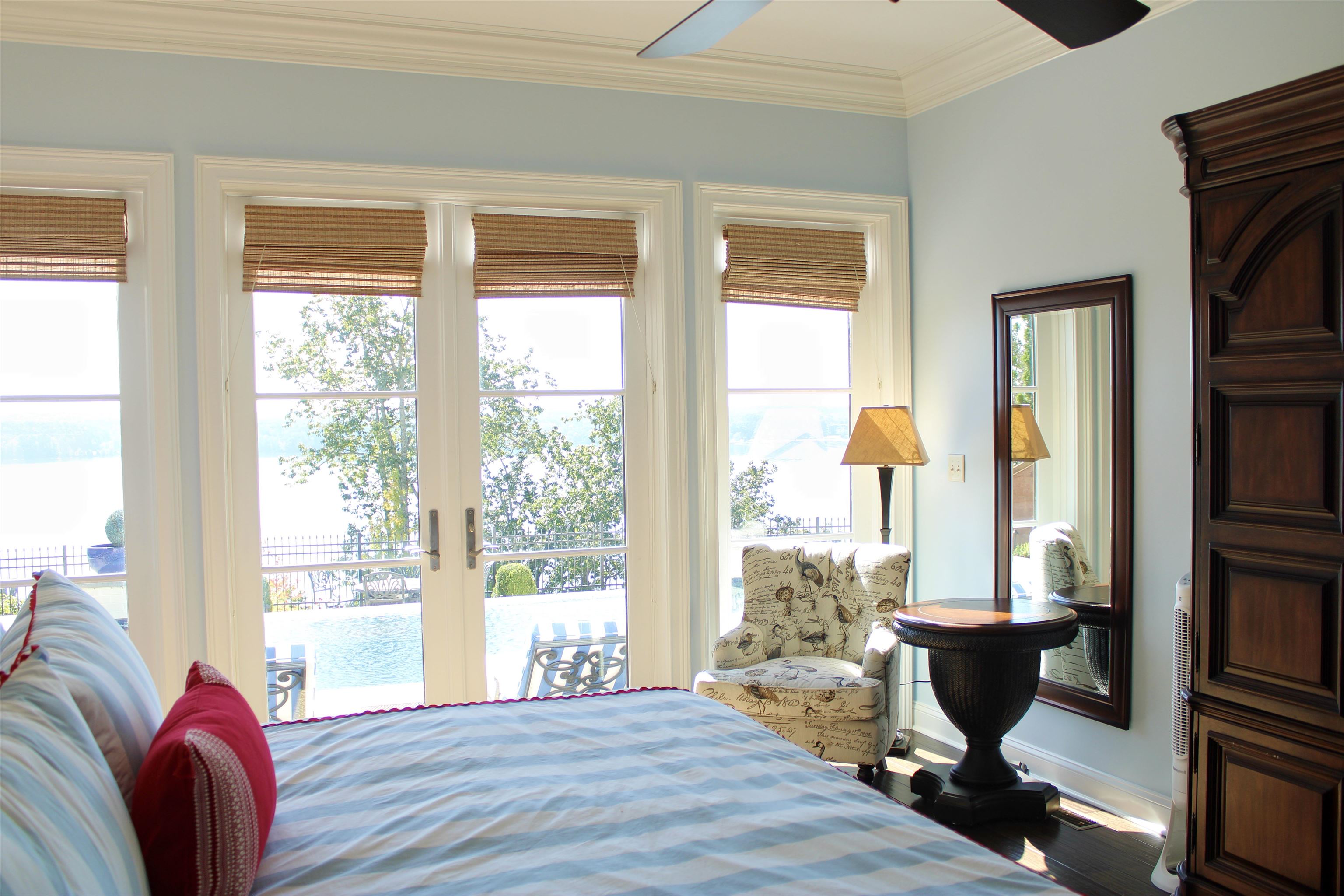 215 WESTSHORE RIDGE DR