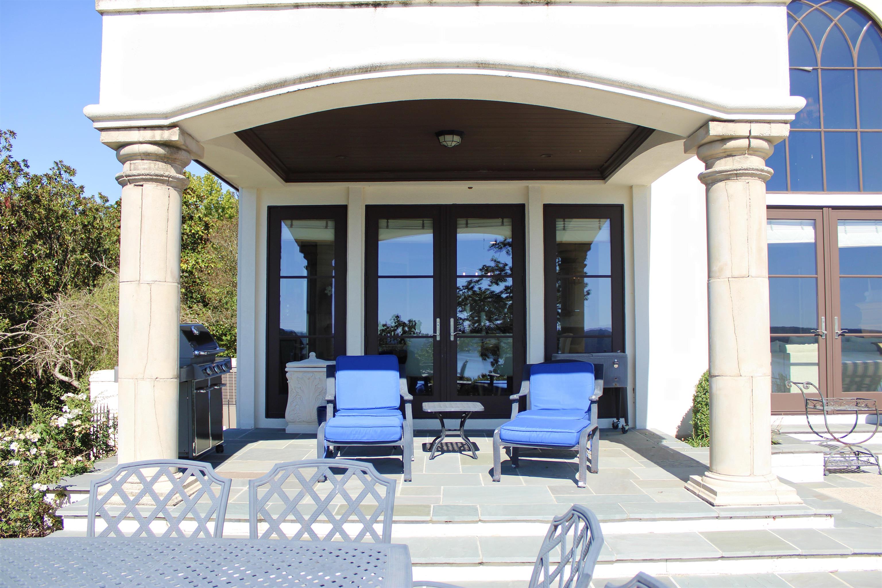 215 WESTSHORE RIDGE DR