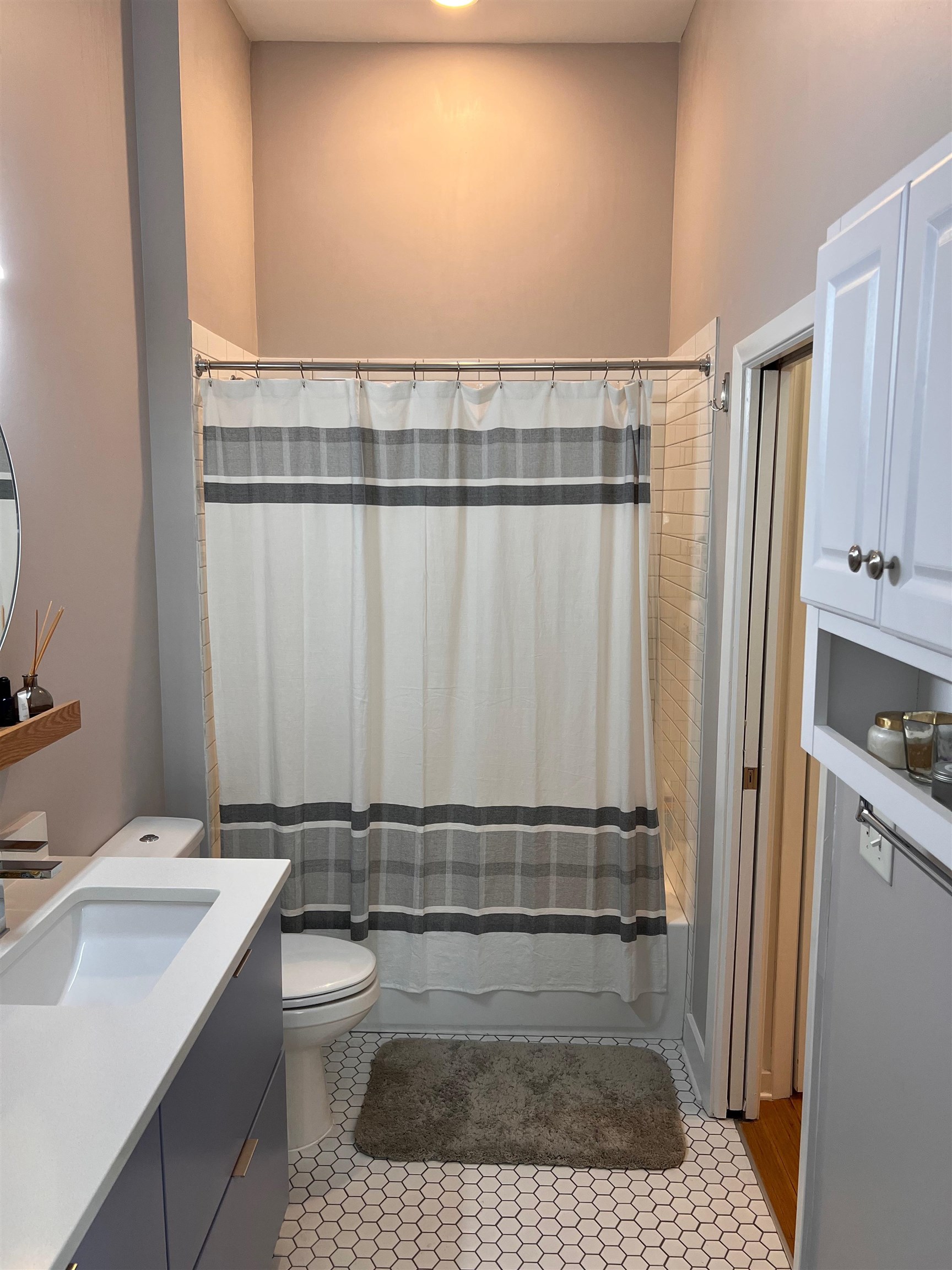 2263 YOUNG AVE Unit: 215