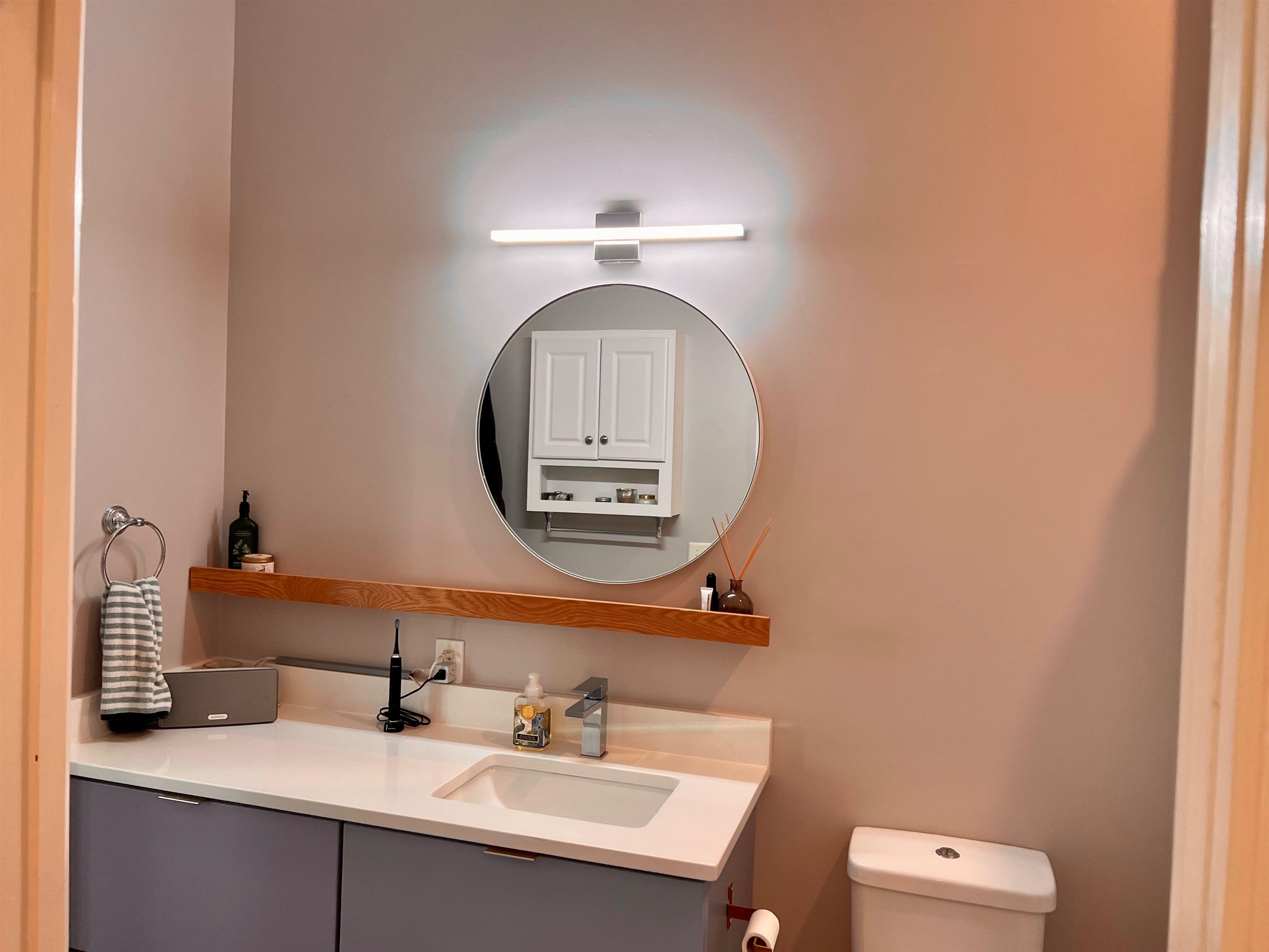 2263 YOUNG AVE Unit: 215