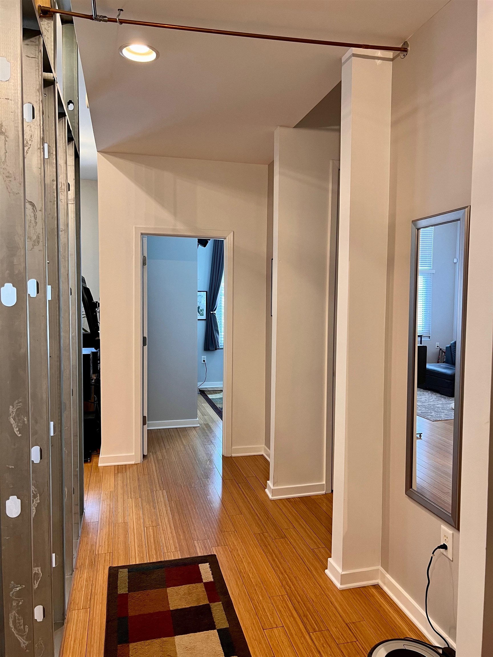 2263 YOUNG AVE Unit: 215