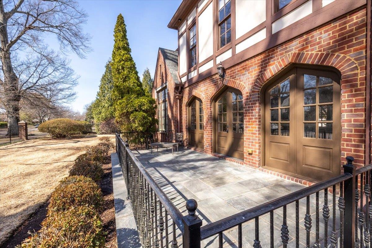 1840 OVERTON PARK AVE