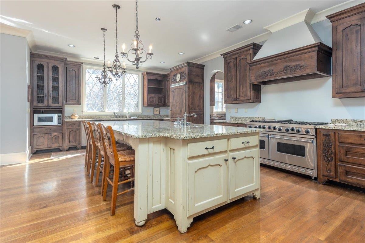 1840 OVERTON PARK AVE