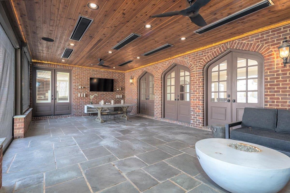 1840 OVERTON PARK AVE