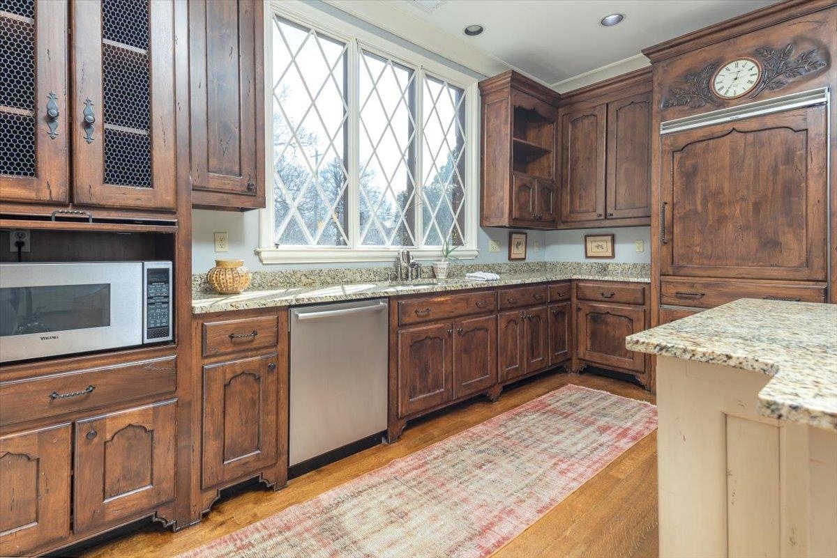 1840 OVERTON PARK AVE