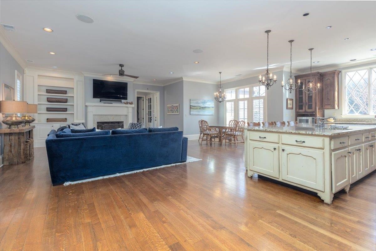 1840 OVERTON PARK AVE