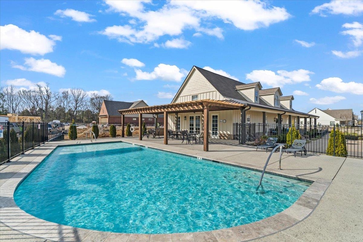 10133 CLIVEDEN CIR S