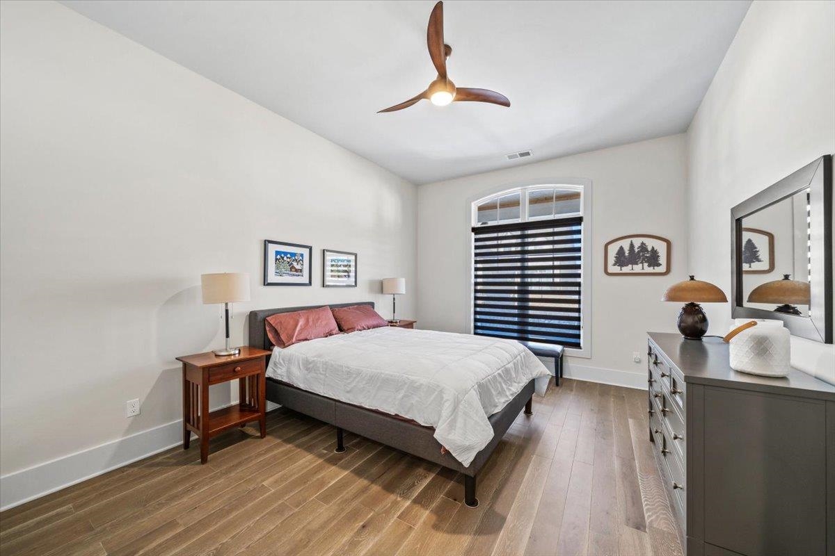 10133 CLIVEDEN CIR S