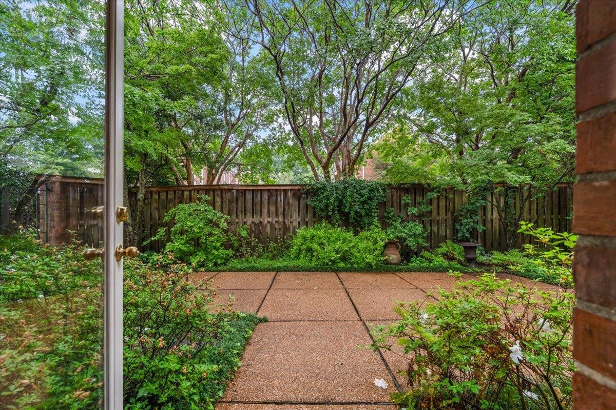 1020 HUMPHREY OAKS CIR
