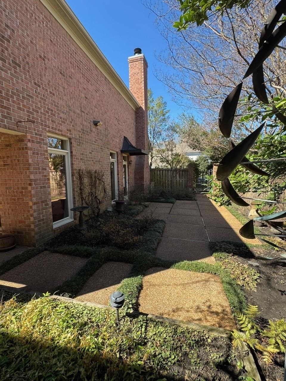 1020 HUMPHREY OAKS CIR