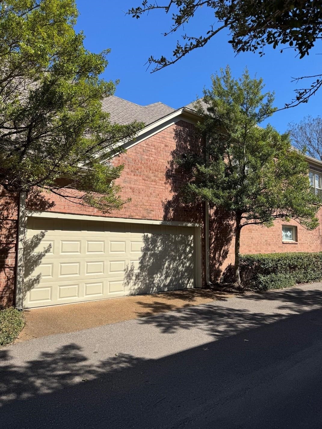 1020 HUMPHREY OAKS CIR