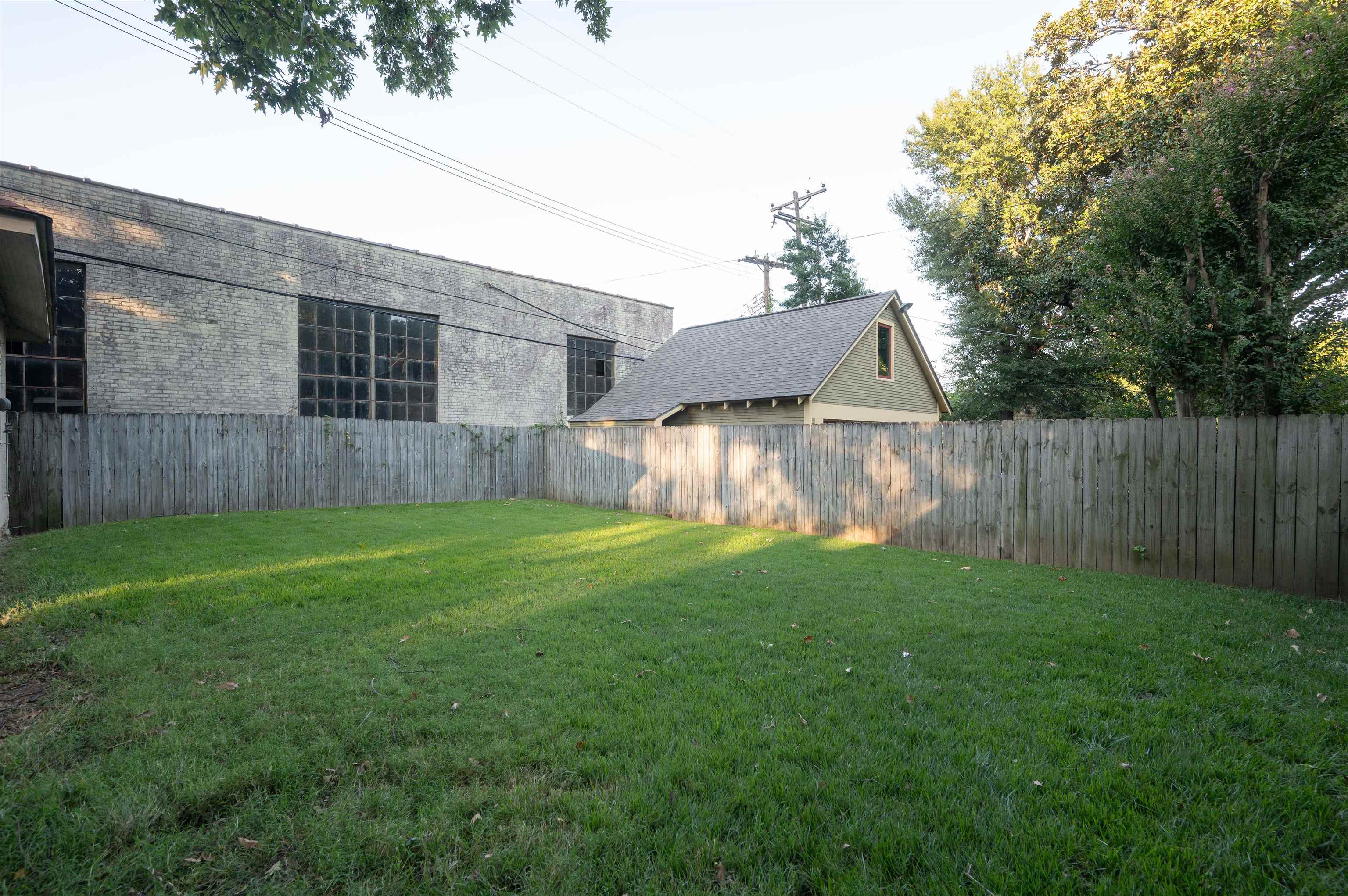 1500 EASTMORELAND AVE
