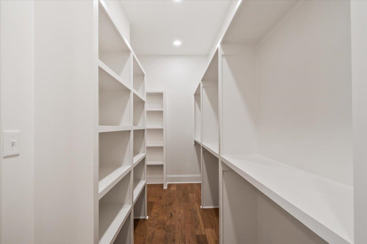 5037 HENRY HEIGHTS DR