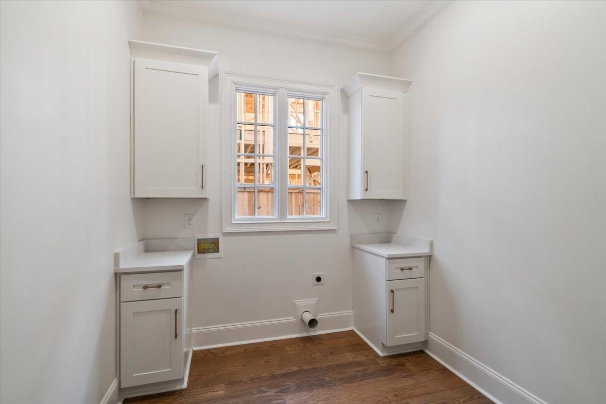 5037 HENRY HEIGHTS DR