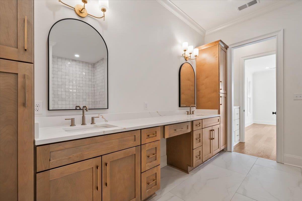 5037 HENRY HEIGHTS DR