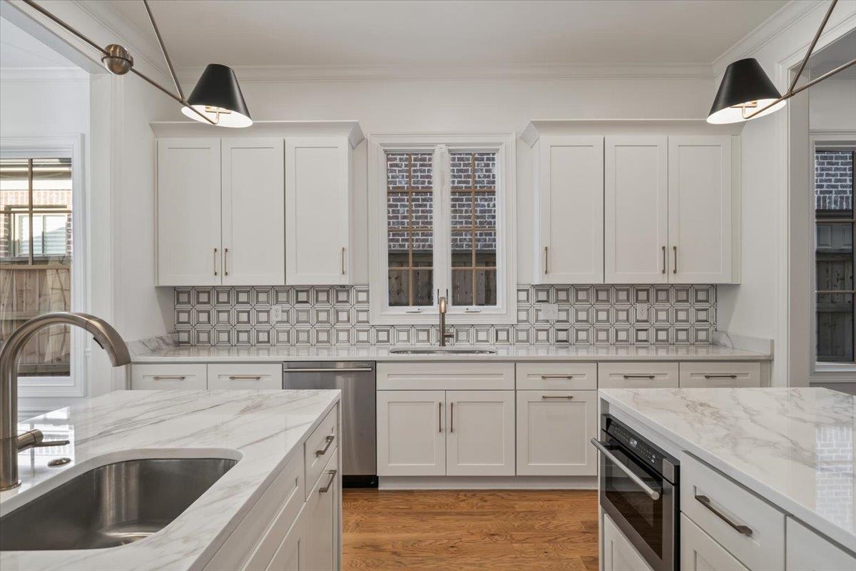 5037 HENRY HEIGHTS DR