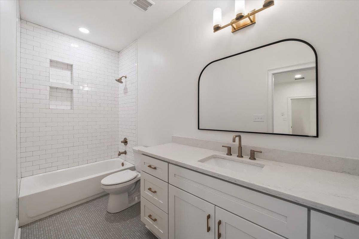 5037 HENRY HEIGHTS DR