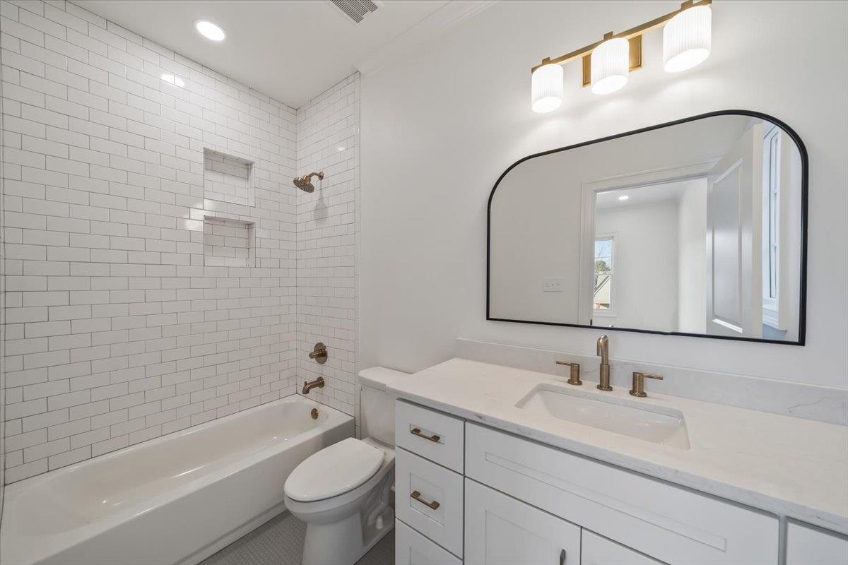 5037 HENRY HEIGHTS DR