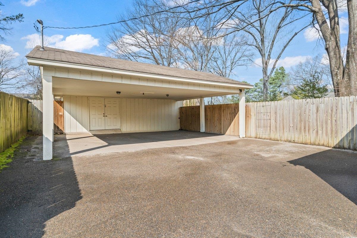 353 COLONIAL RD