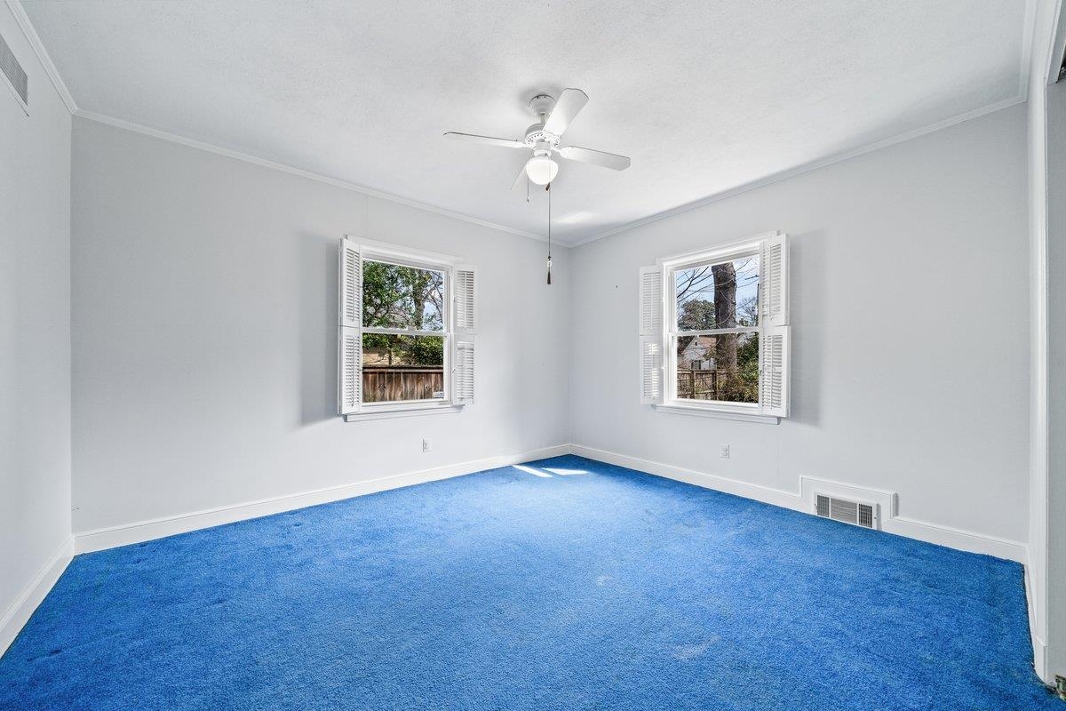 353 COLONIAL RD