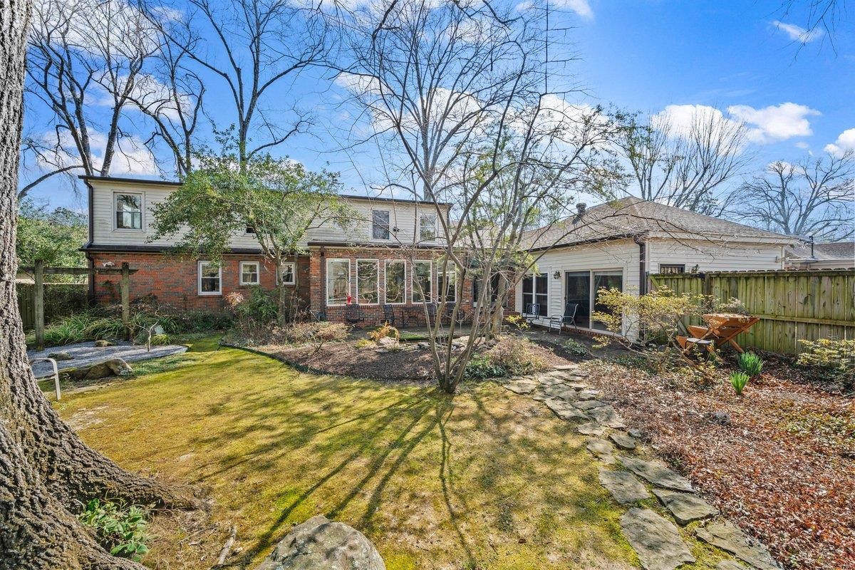 353 COLONIAL RD