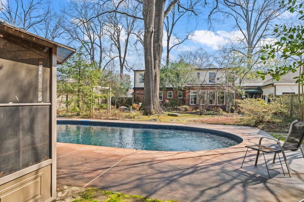 353 COLONIAL RD