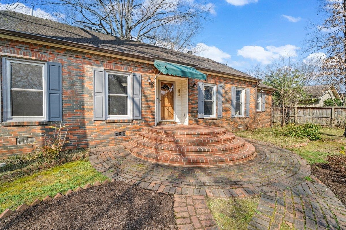 353 COLONIAL RD