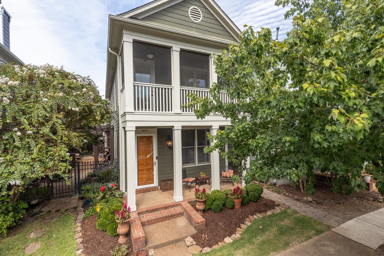 947 RIVER LANDING DR