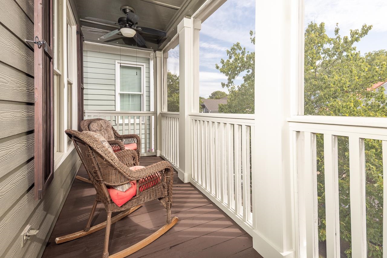 947 RIVER LANDING DR