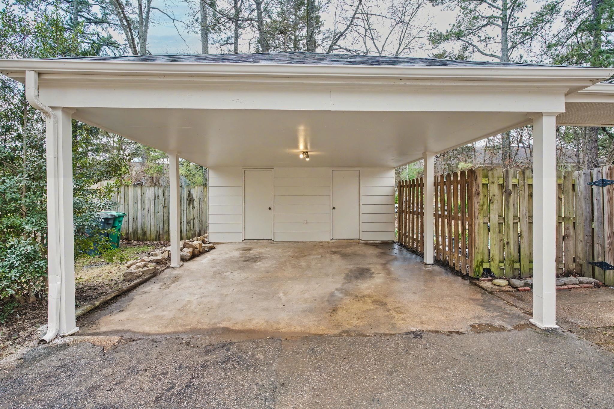7953 WOODFORD LN