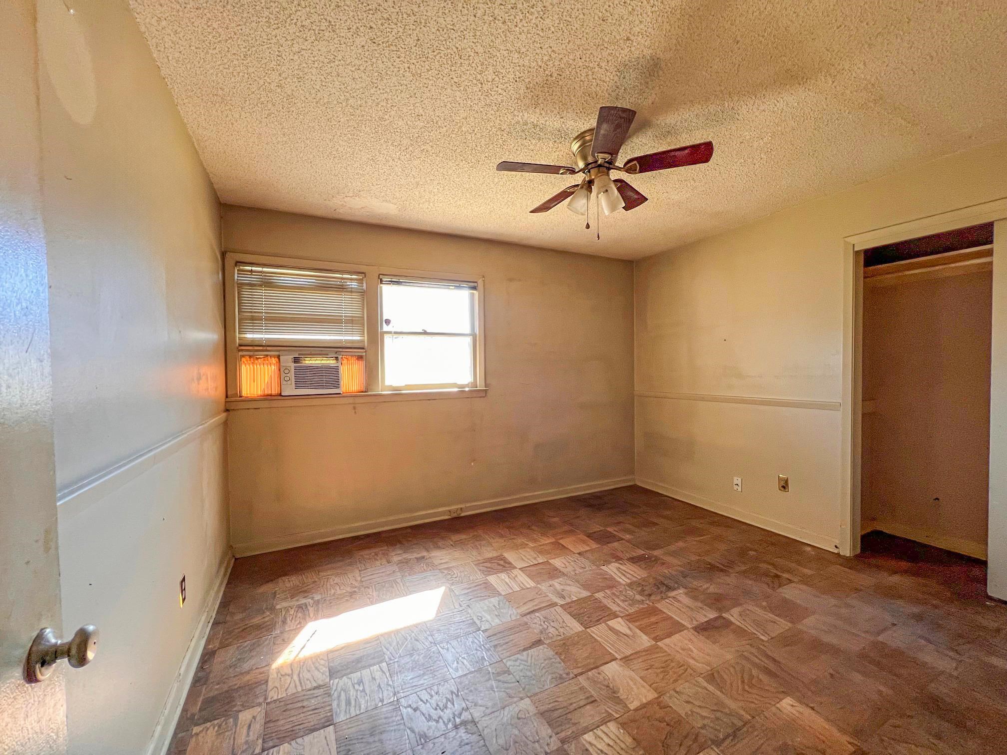 5122 WARFIELD DR