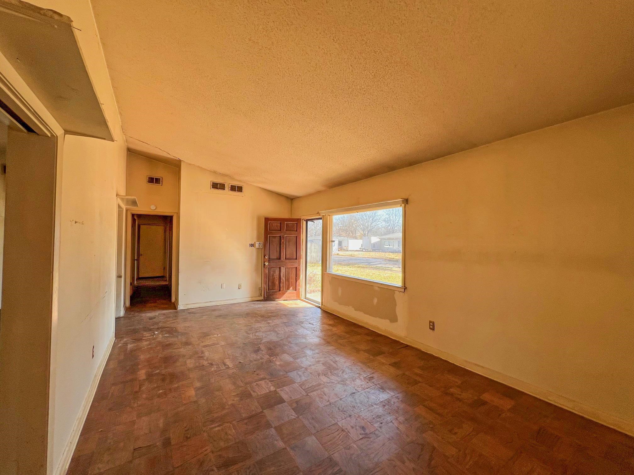 5122 WARFIELD DR