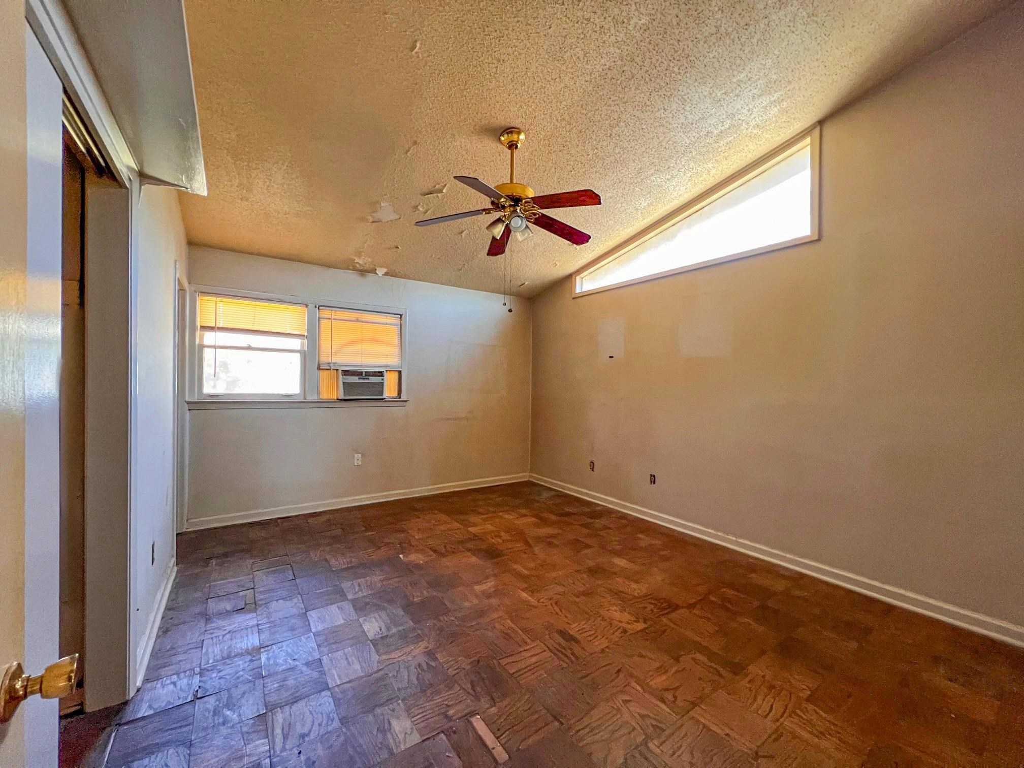 5122 WARFIELD DR