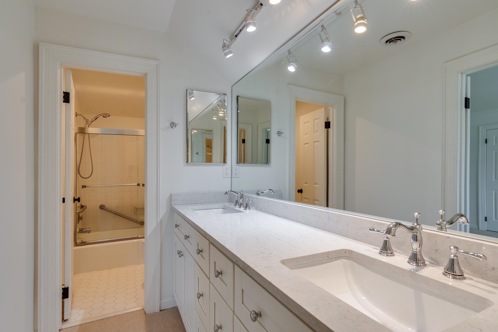 4011 DUMAINE WAY Unit: 54