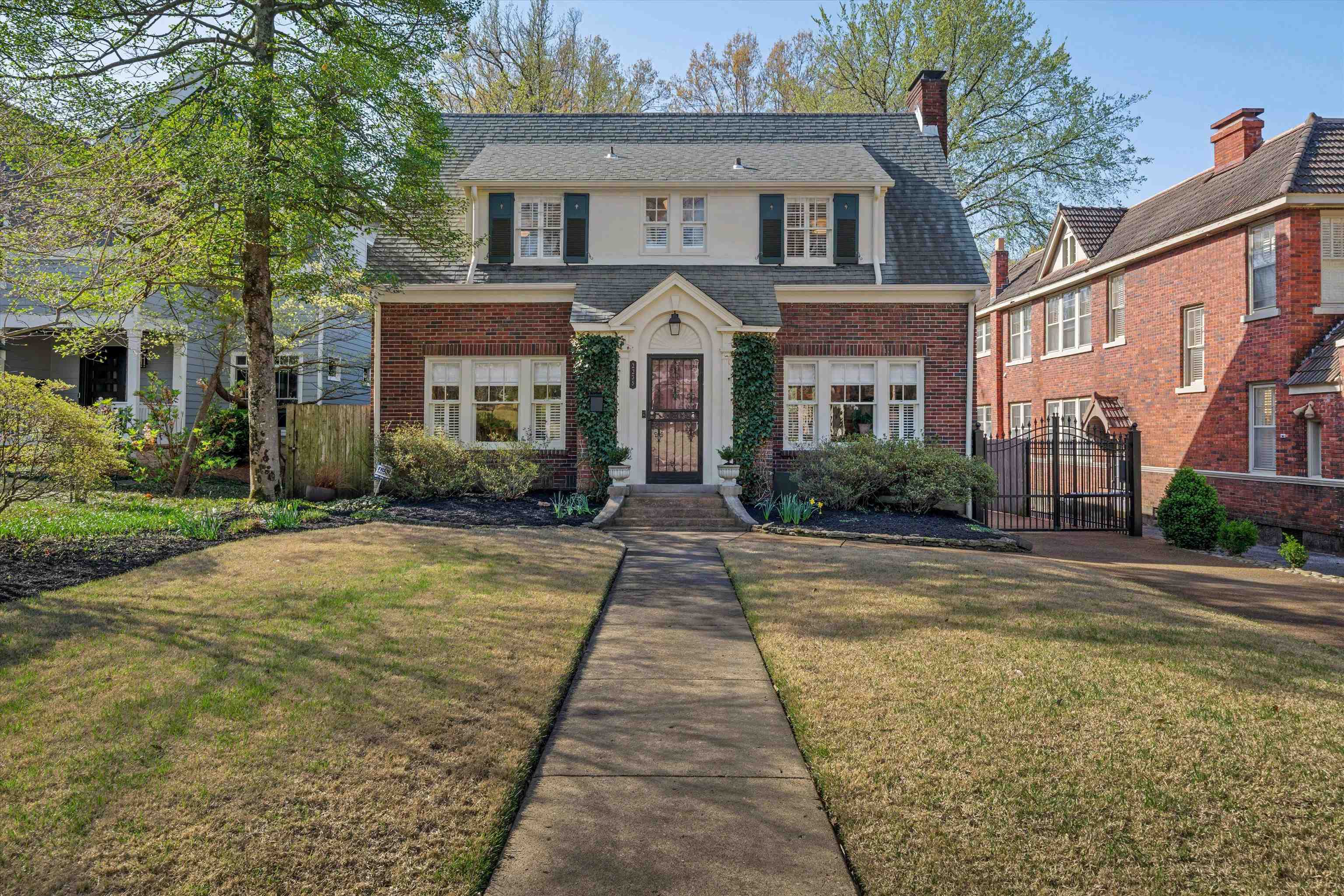 2235 JEFFERSON AVE