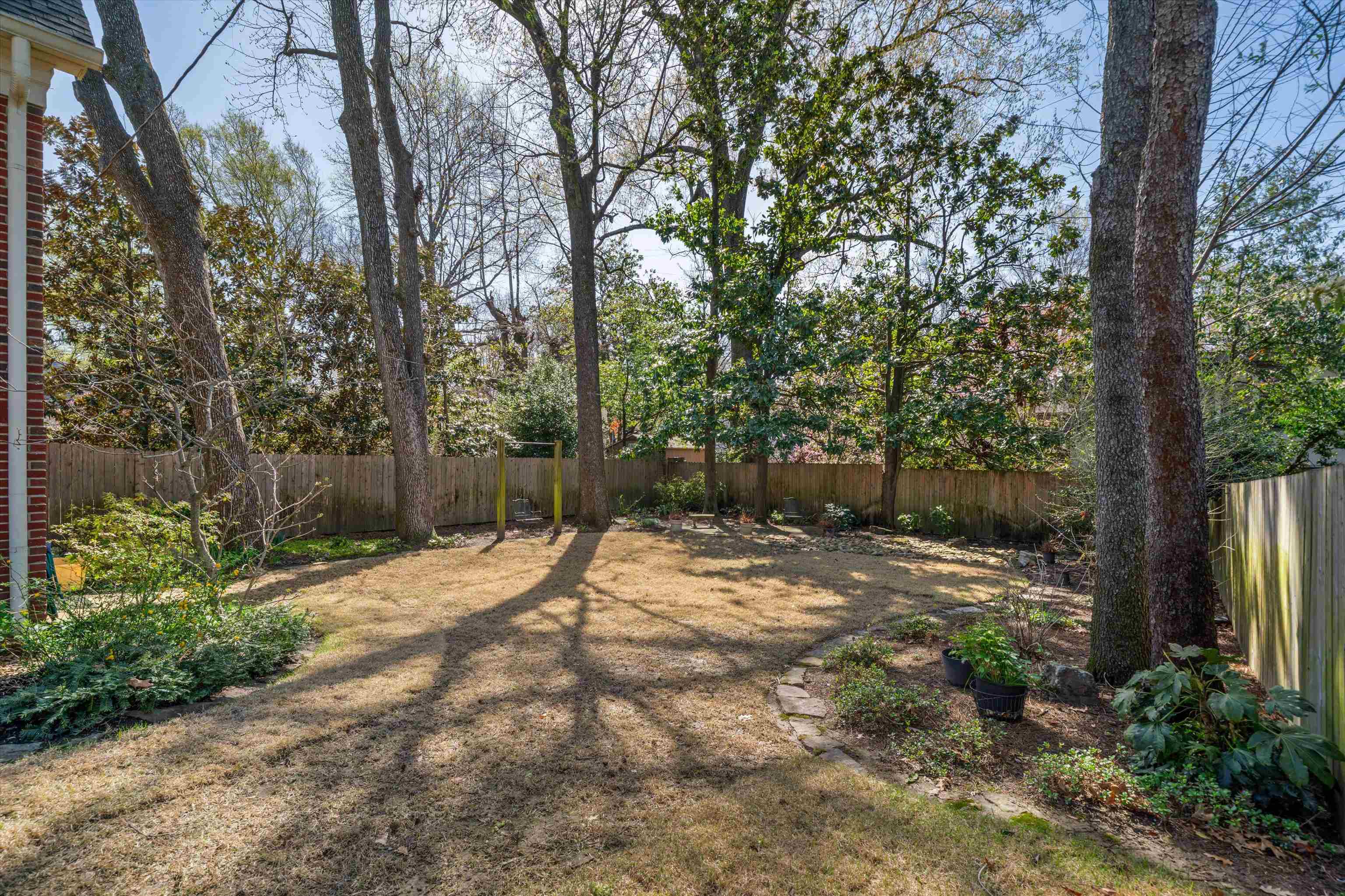 2235 JEFFERSON AVE