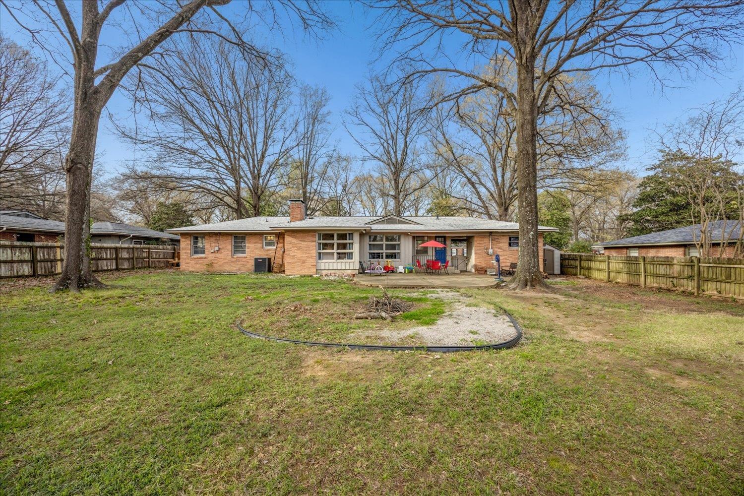 4251 WOODCREST DR