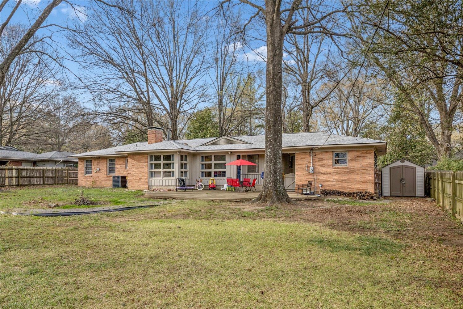 4251 WOODCREST DR