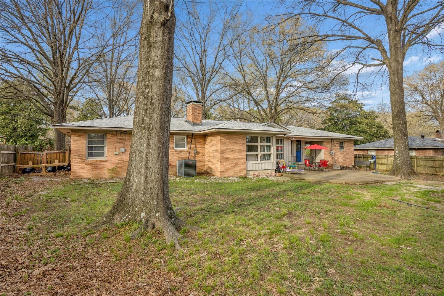 4251 WOODCREST DR