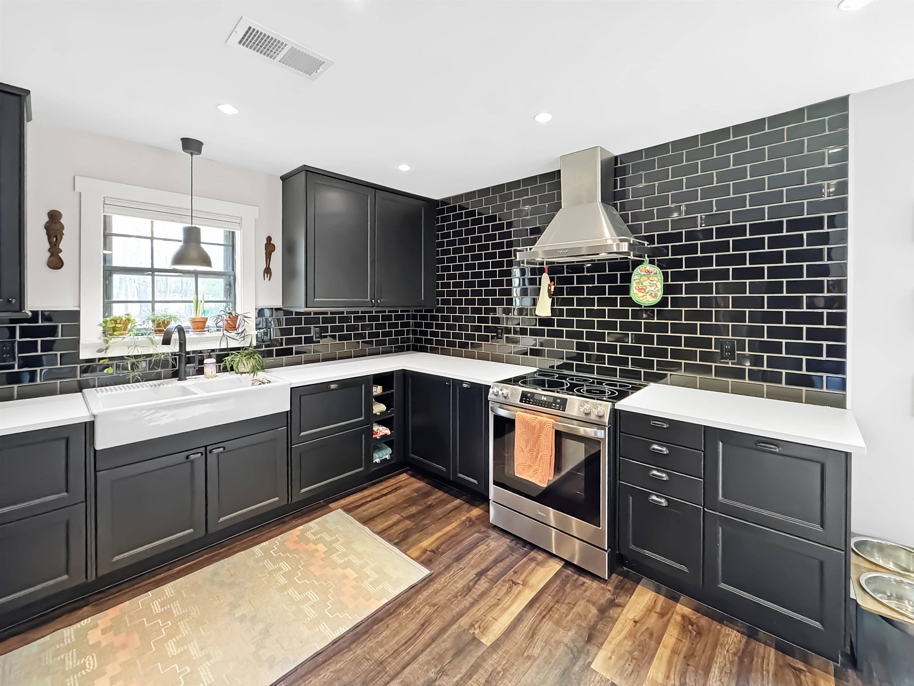 6344 FERNCREST DR