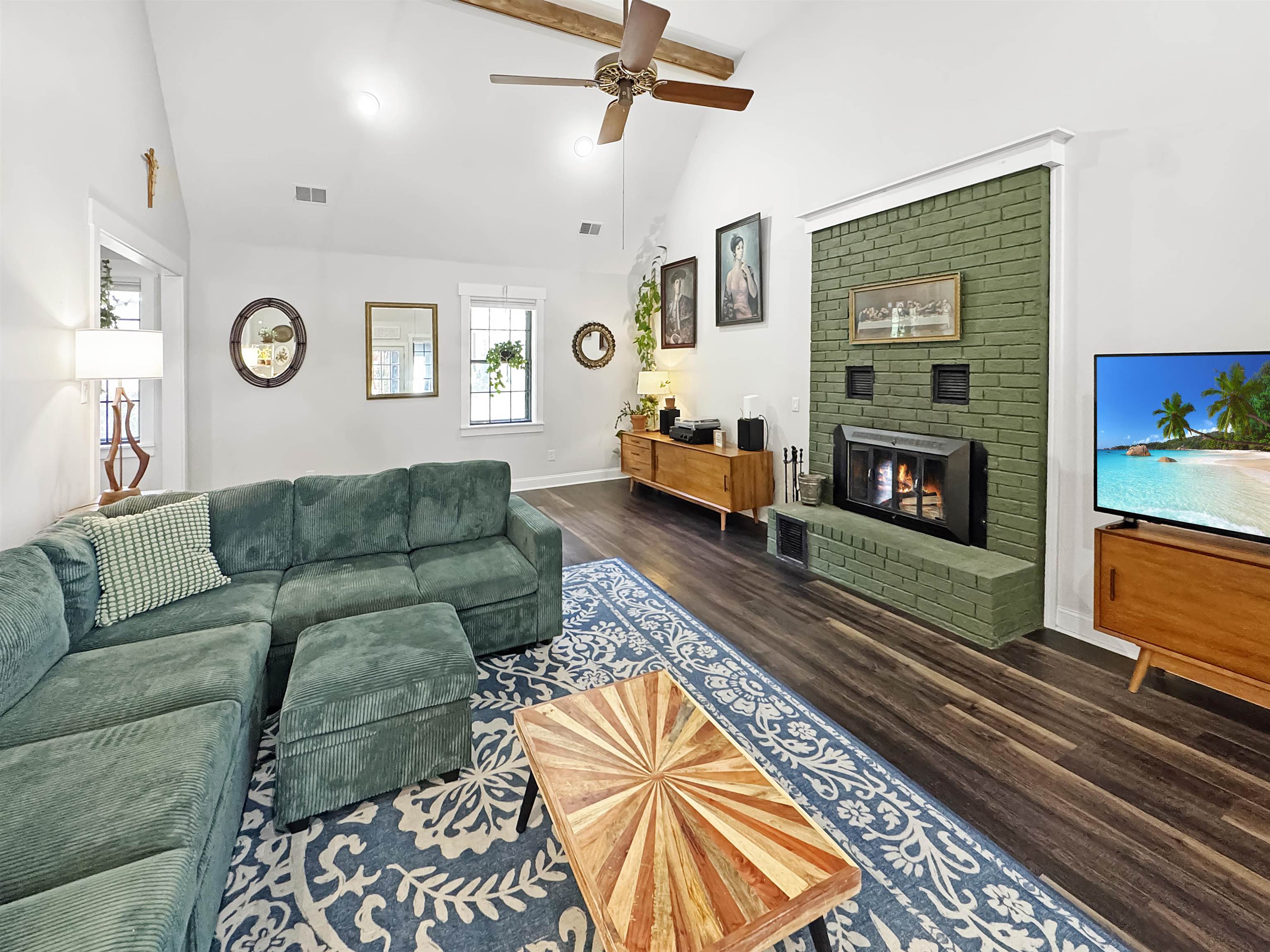 6344 FERNCREST DR