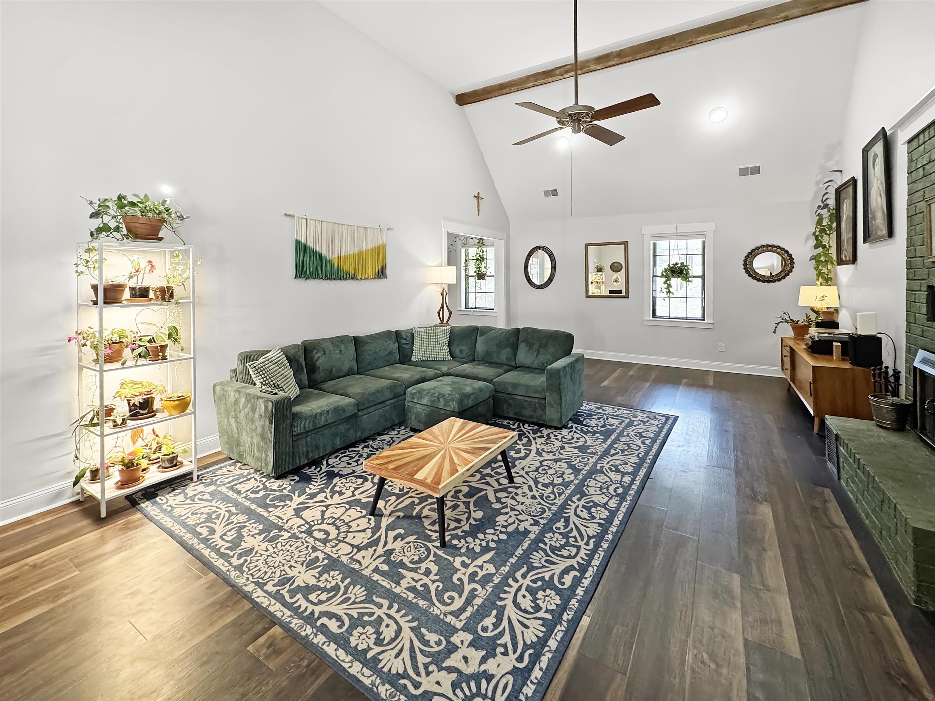 6344 FERNCREST DR