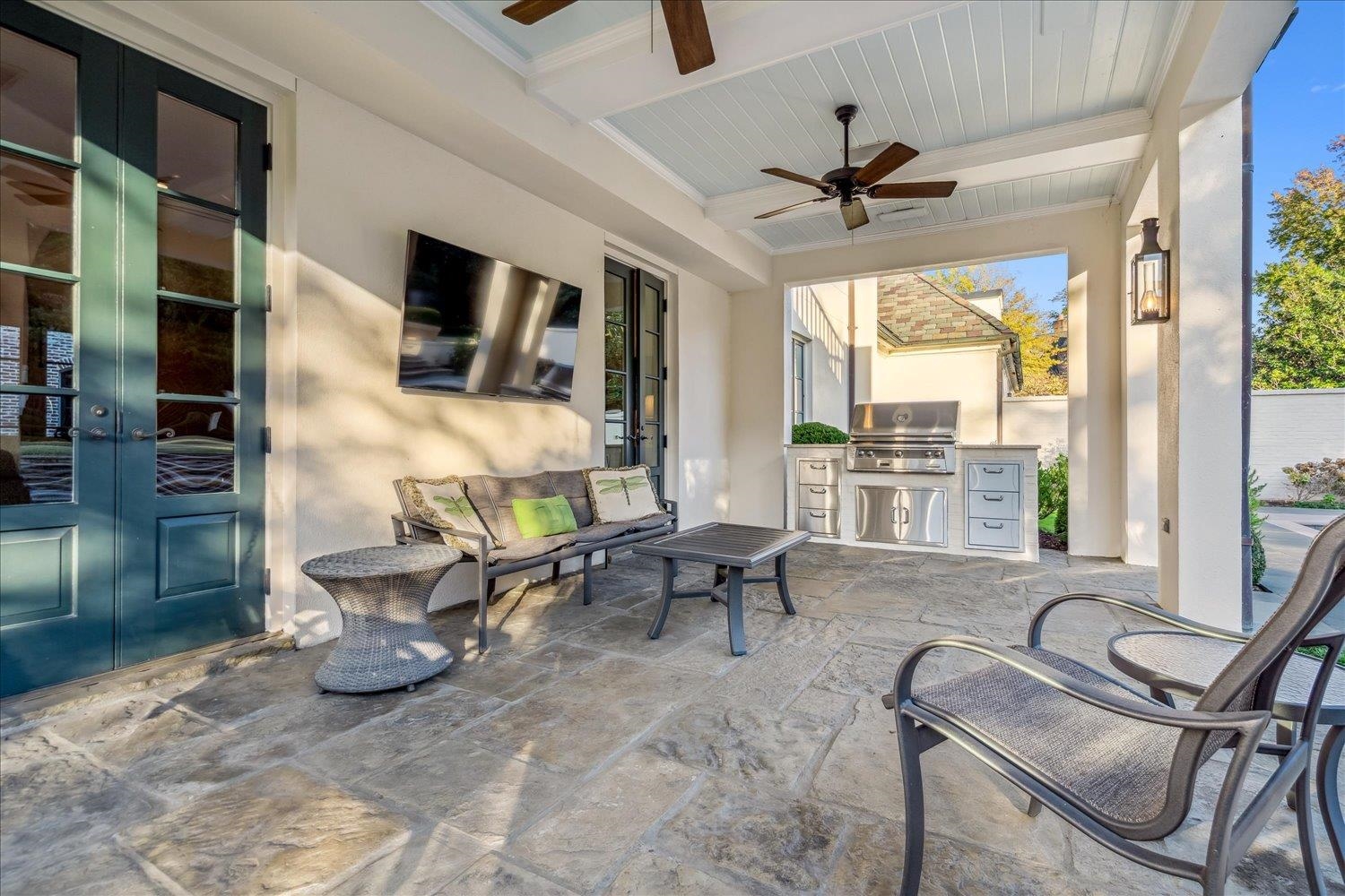 202 CLOISTER GREEN LN