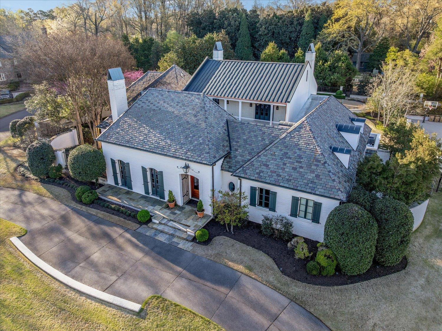202 CLOISTER GREEN LN