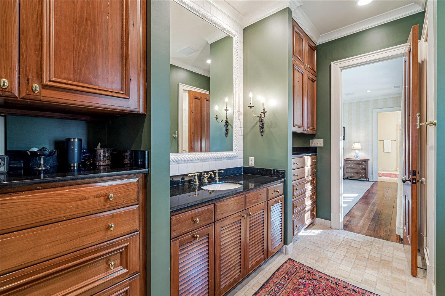 202 CLOISTER GREEN LN
