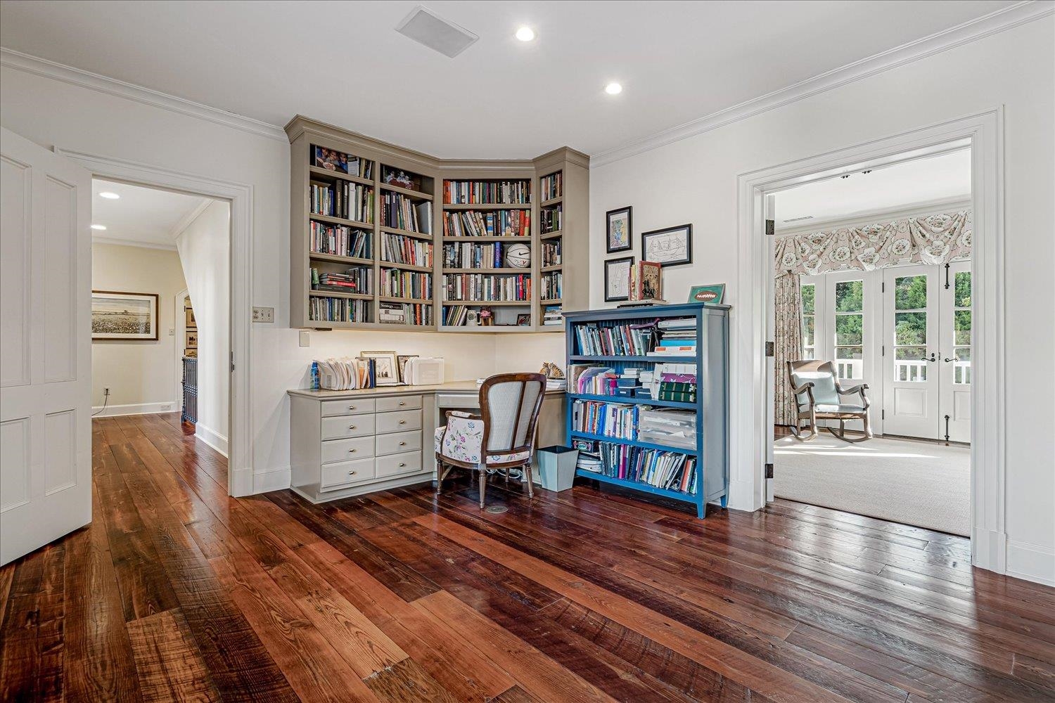 202 CLOISTER GREEN LN