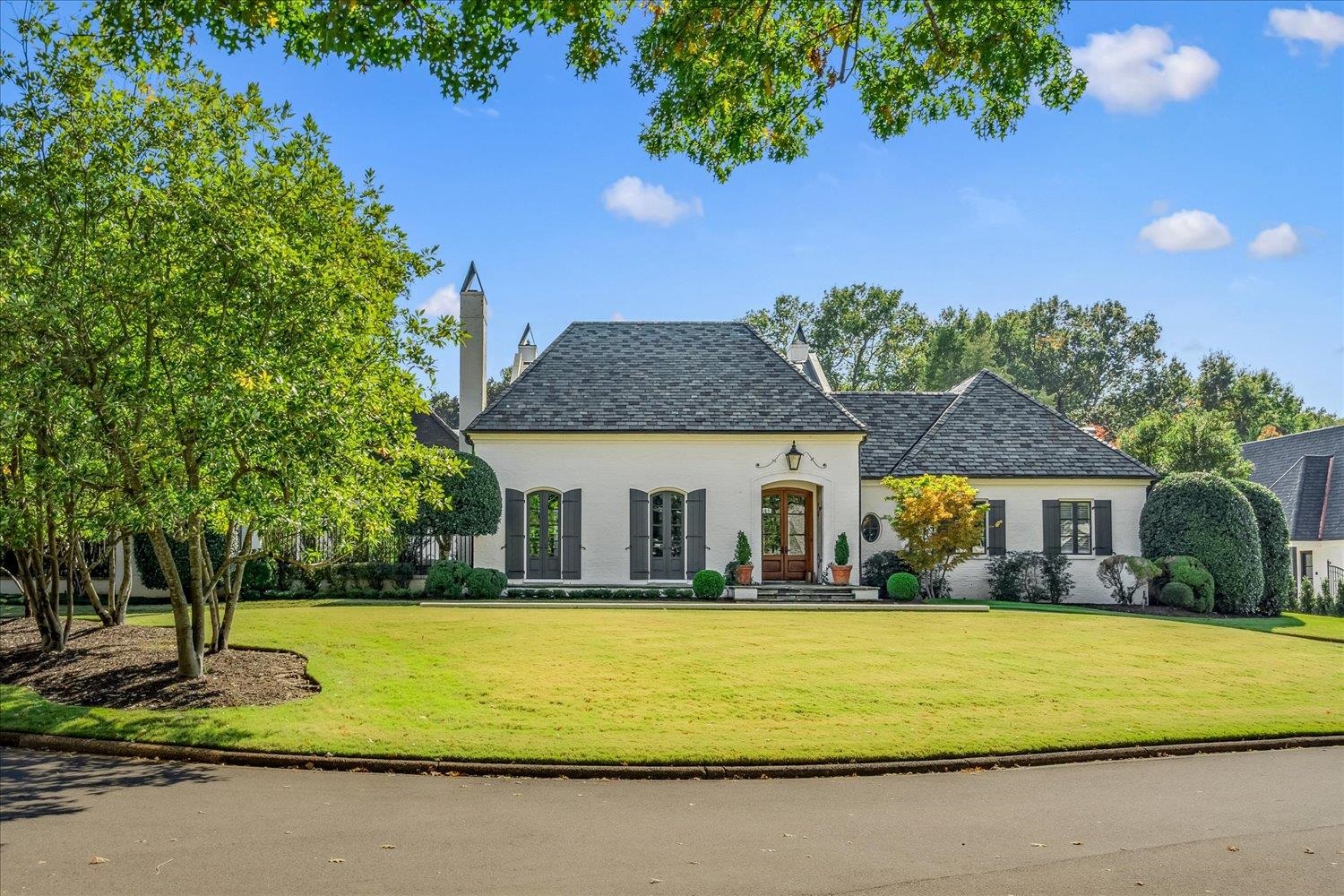 202 CLOISTER GREEN LN