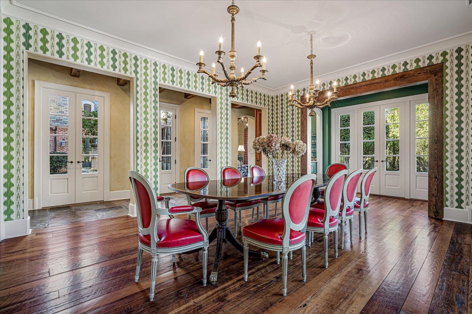 202 CLOISTER GREEN LN